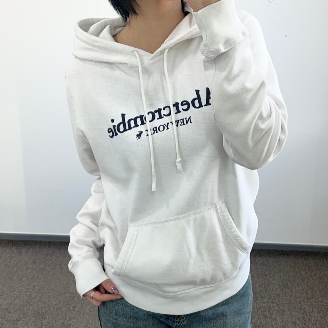 Abercrombie 아베크롬비 다크네이비 로고 화이트 후드티  상품이미지1