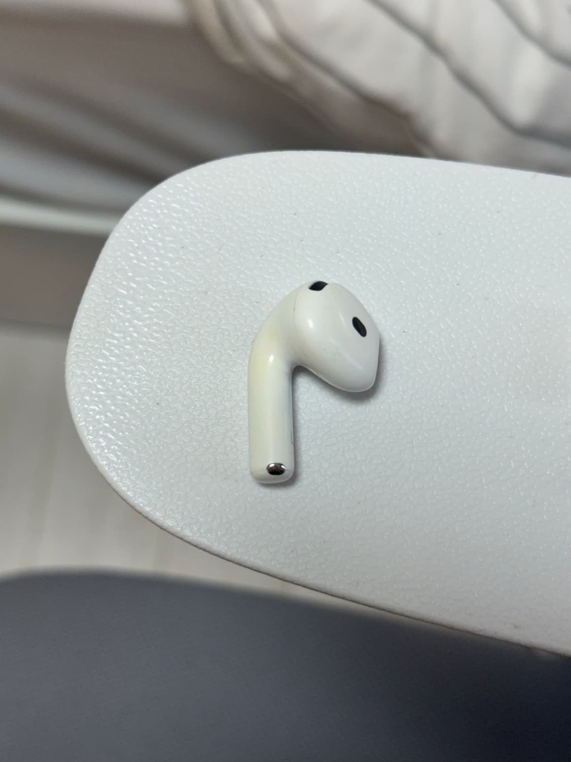 에어팟4 노이즈 캔슬링 모델. 상품이미지7