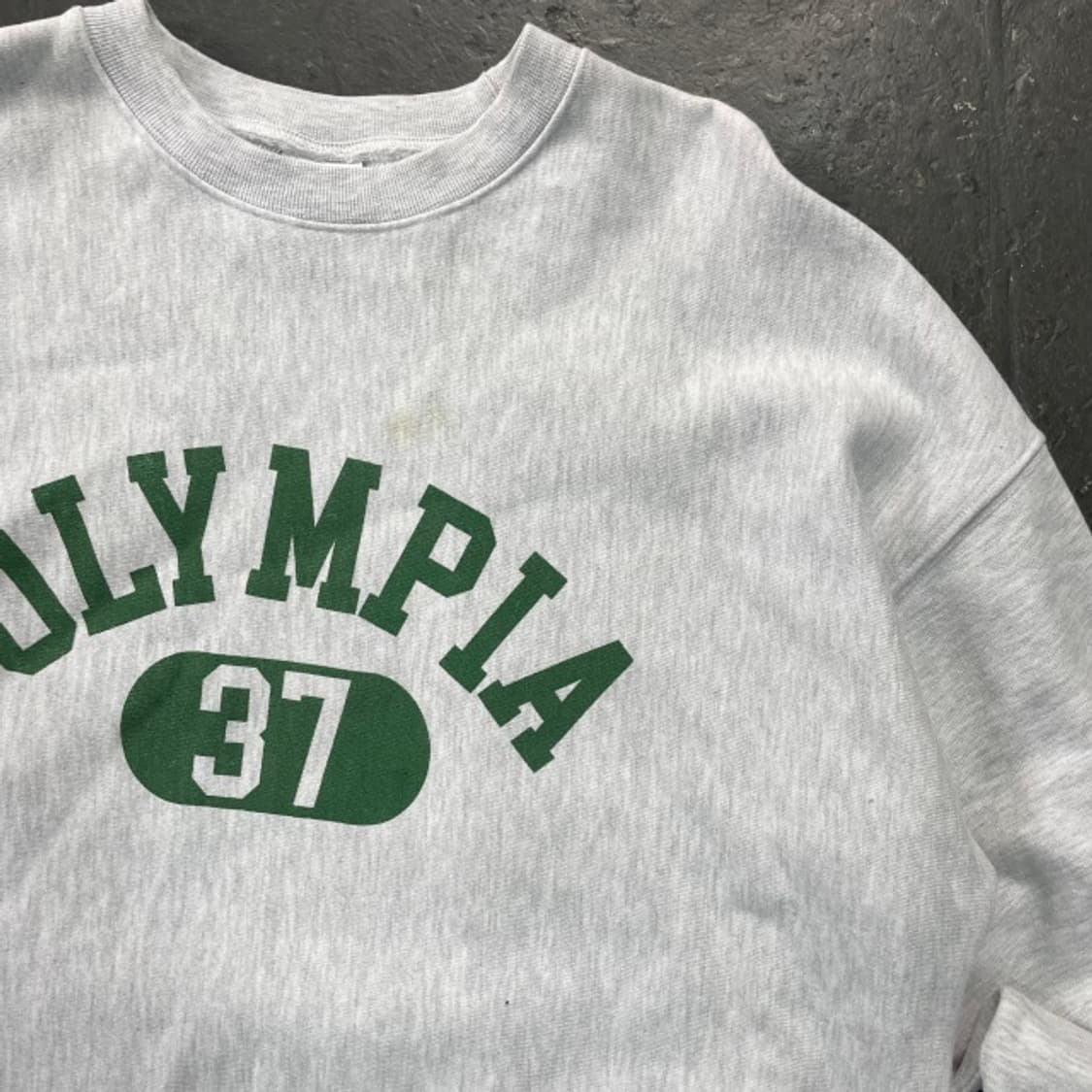 100 아웃스탠딩 맨투맨  상품이미지2