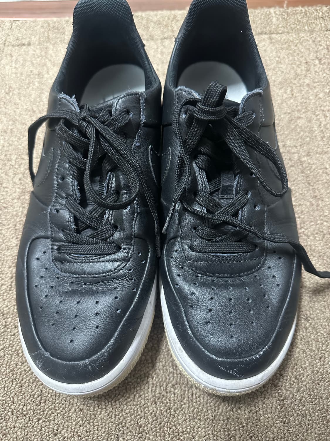 나이키 에어포스1 로우 울트라포스 레더 블랙 화이트 상품이미지1