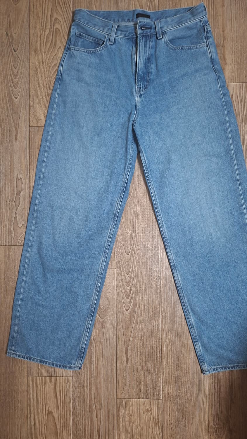 유니클로 와이드 스트레이트 진 상품이미지1