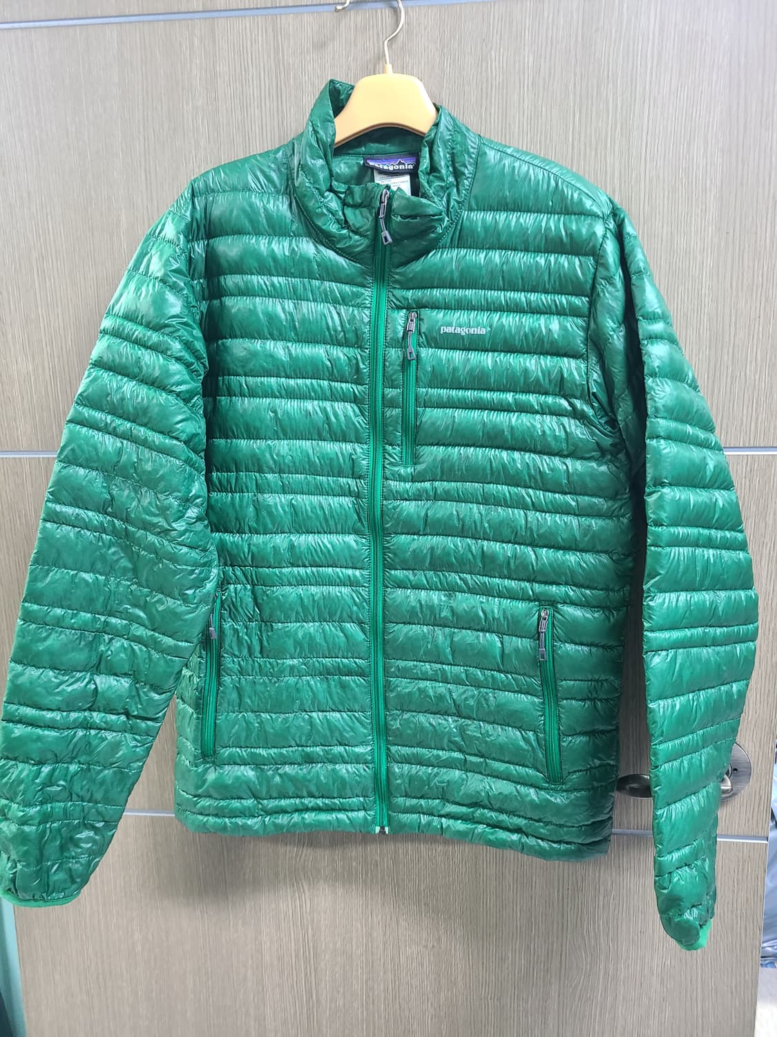 파타고니아 그린 색상 경량 패딩 자켓 상품이미지1