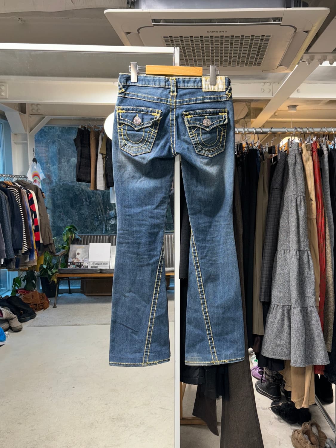 트루릴리전 부츠컷 데님팬츠 상품이미지2