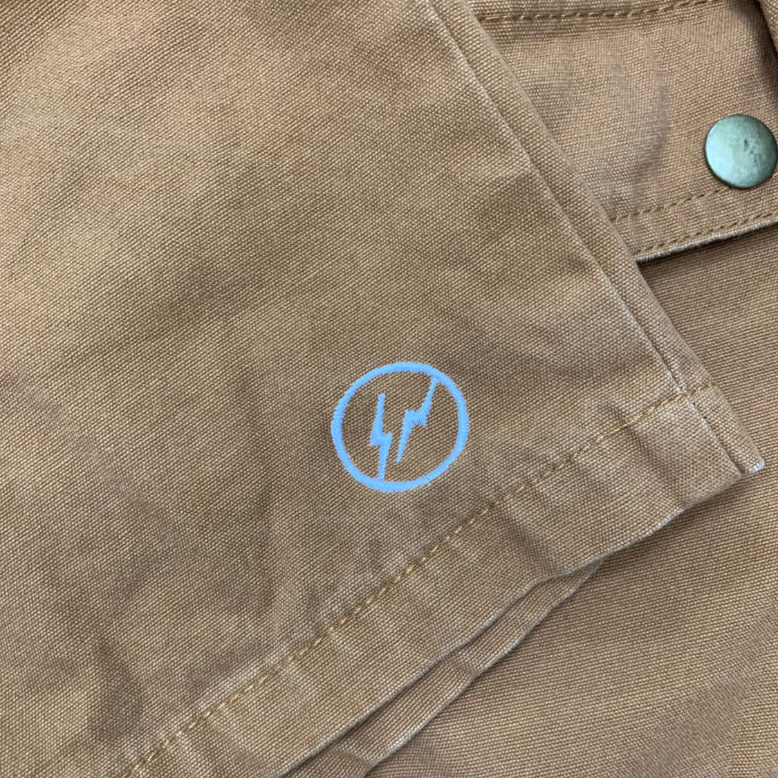 프라그먼트x칼하트 콜라보 셔츠자켓 상품이미지6