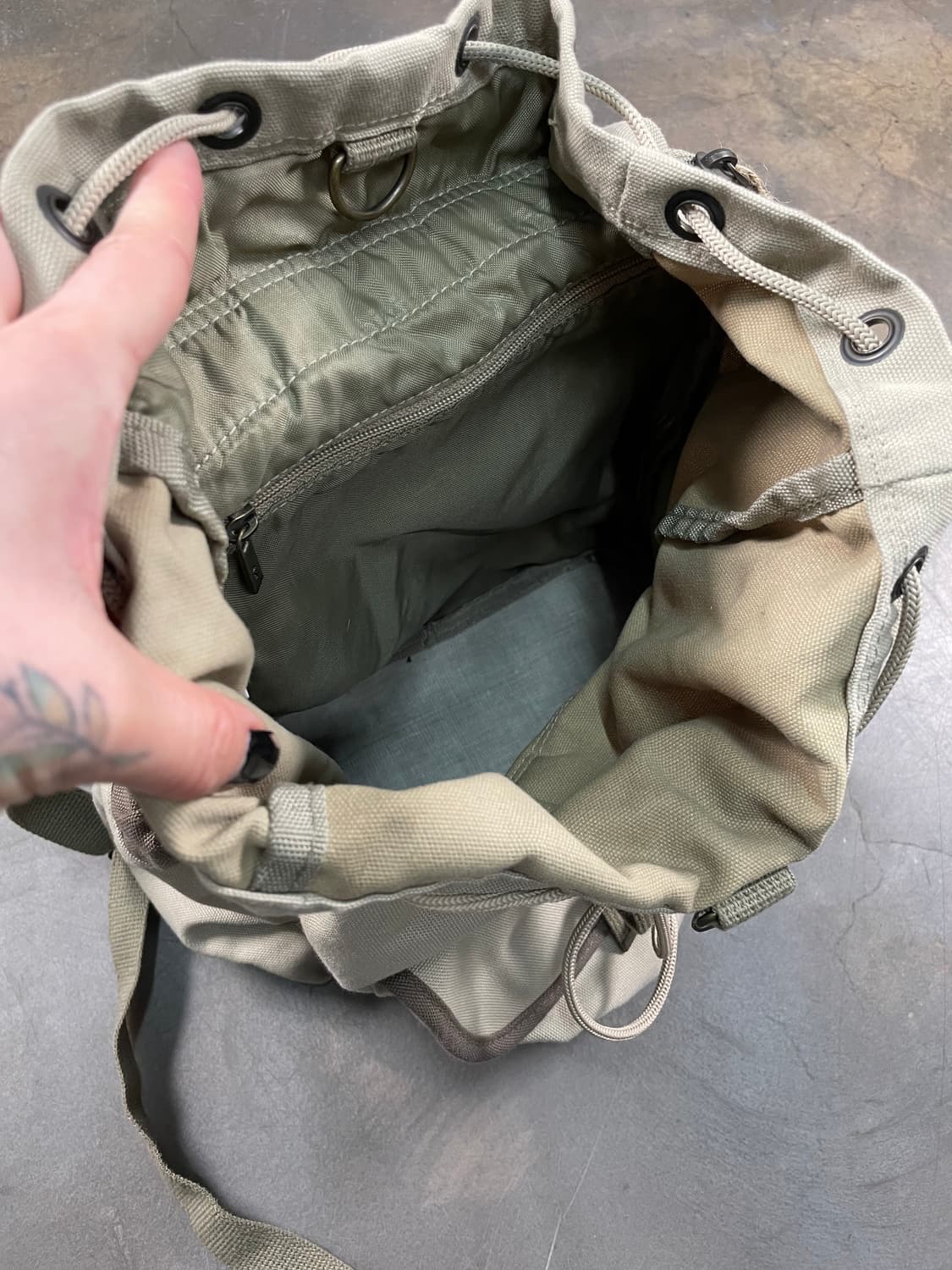 빈티지 멀티포켓 백팩 상품이미지4