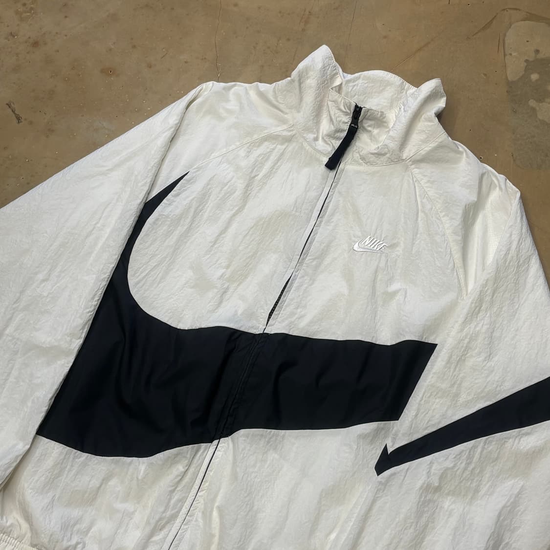M 나이키 빅스우시 화이트 바람막이 상품이미지1
