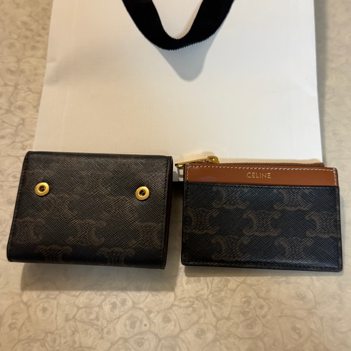 셀린느 트리옹프 캔버스 코인 월렛 탄 카드지갑 상품이미지4