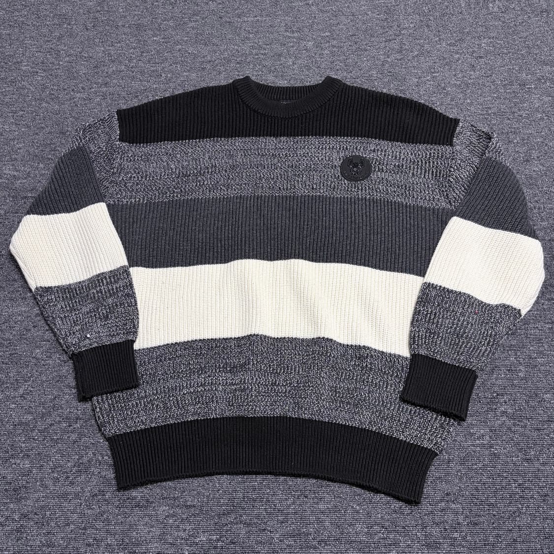 라이프워크 스트라이프 크루넥 니트 상품이미지1