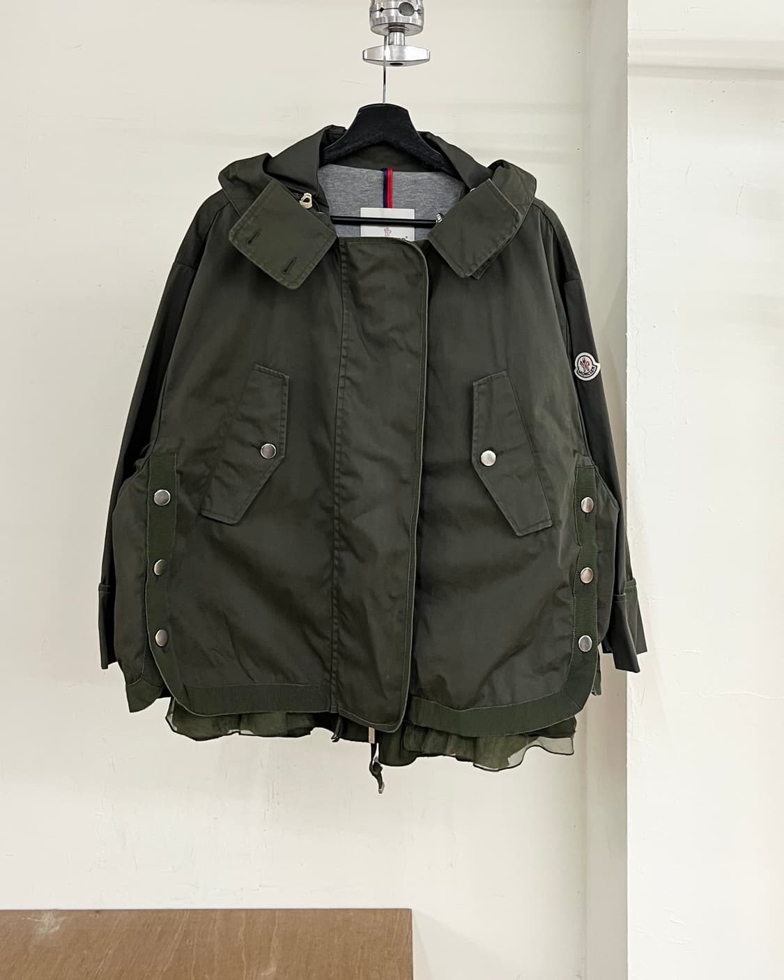 몽클레어 카키 노이제이 후디드 파카 자켓 상품이미지1