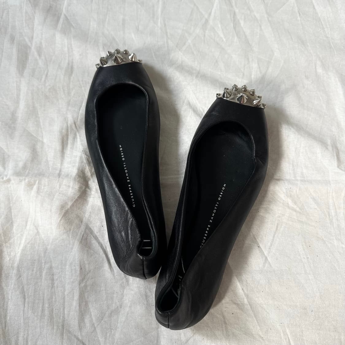 Giuseppe Zanotti 쥬세페자노티 스파이크스터드 캡토레더플랫 상품이미지4