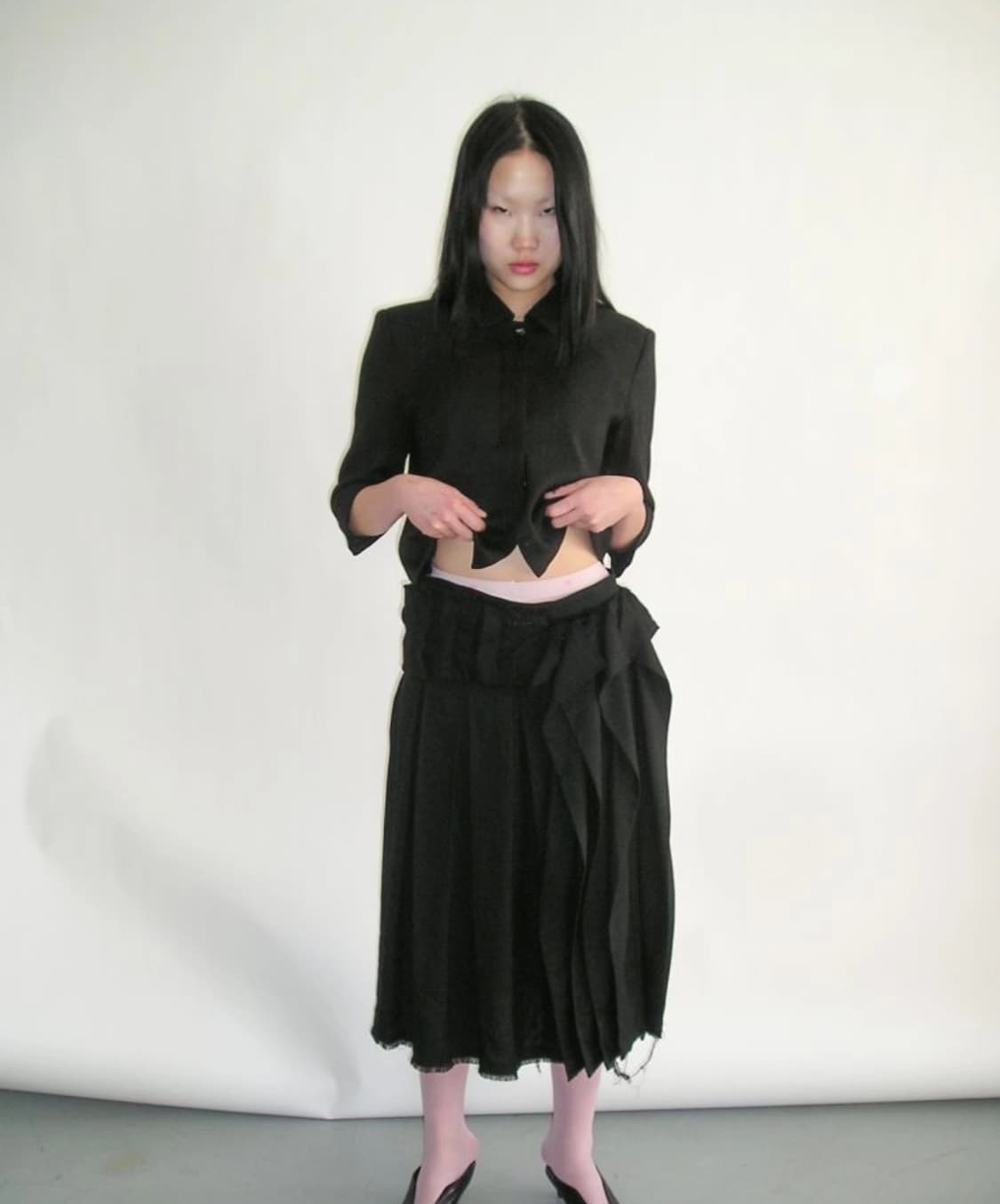 택포)에옹쓰 2025 Offbeat pleats skirt -black  상품이미지2