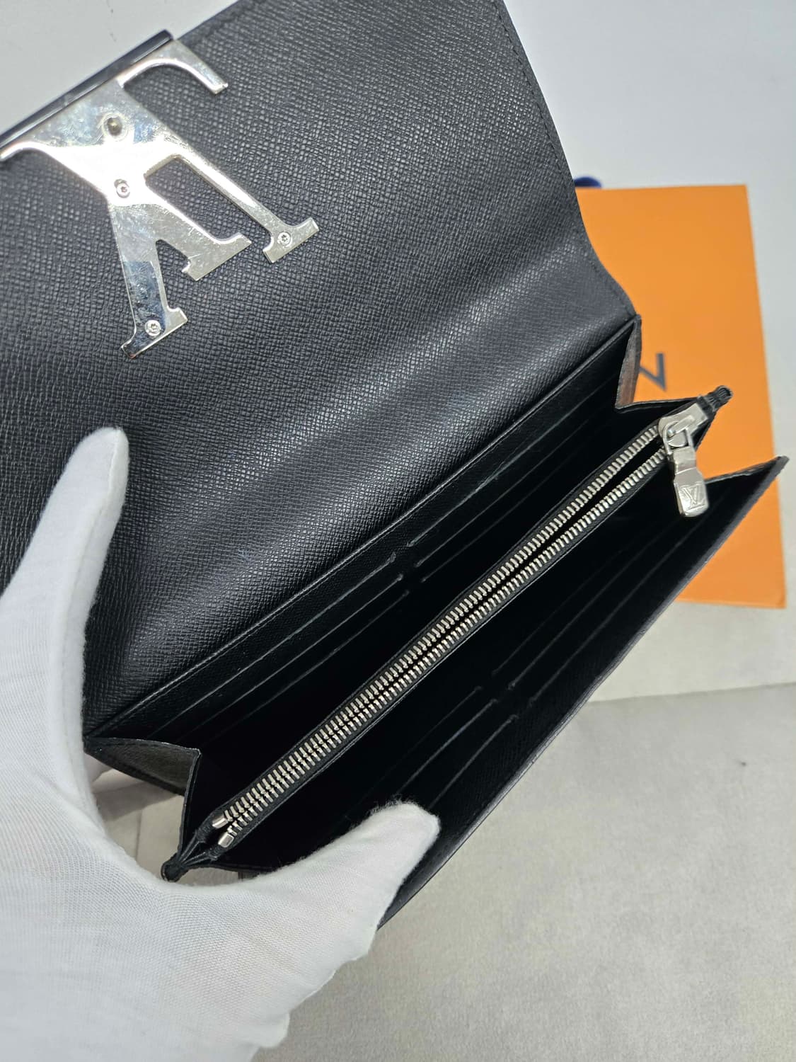 [보증서 정품] 루이비통 앙프렝뜨 카퓌신 장지갑 상품이미지2