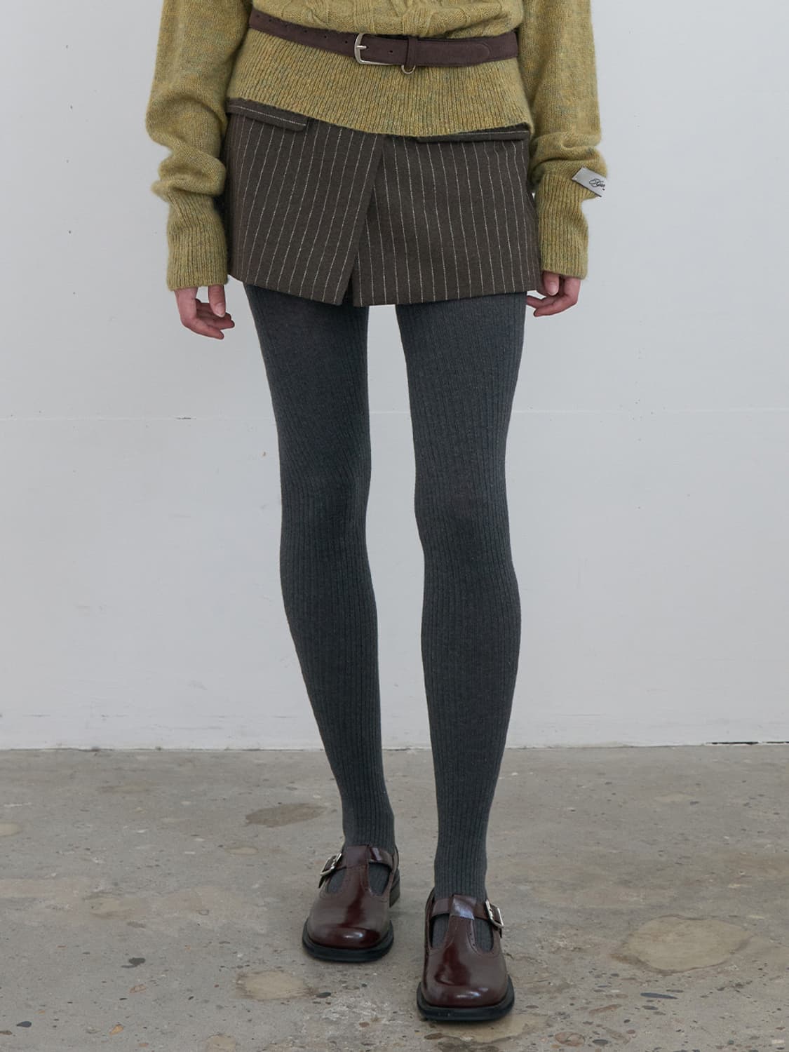 기준 Pin Stripe Wrap Shorts Khaki Brown 상품이미지1