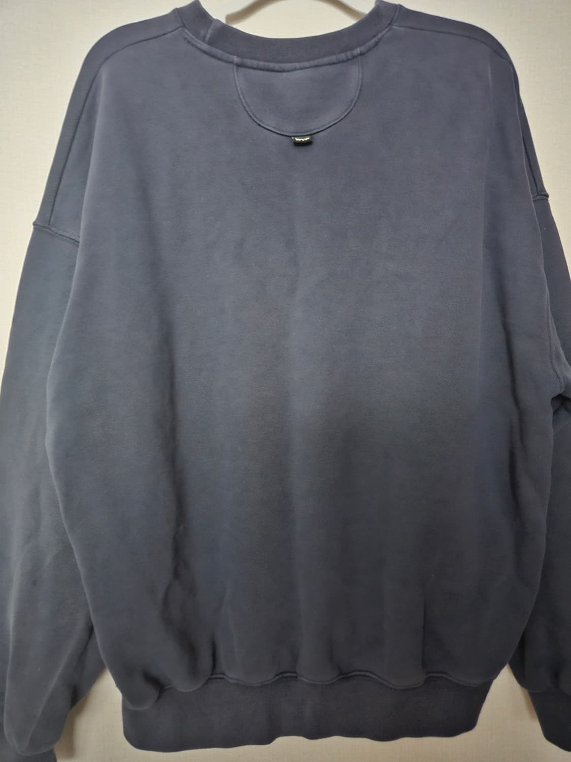 더블유브이프로젝트 피쳐 맨투맨 상품이미지2