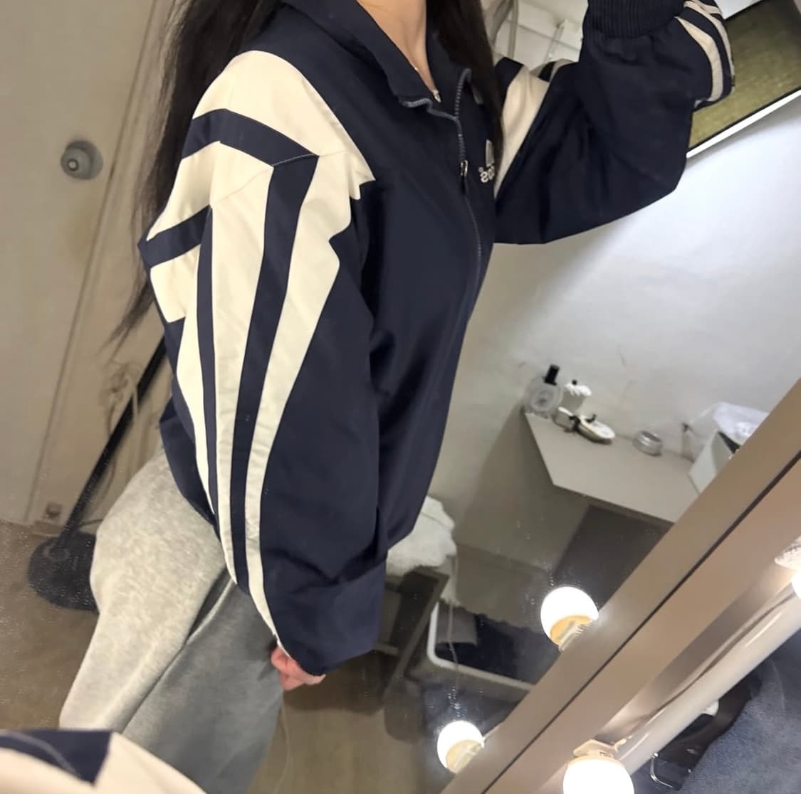 아디다스 삼선로고 배색 바람막이 💙🤍 상품이미지3