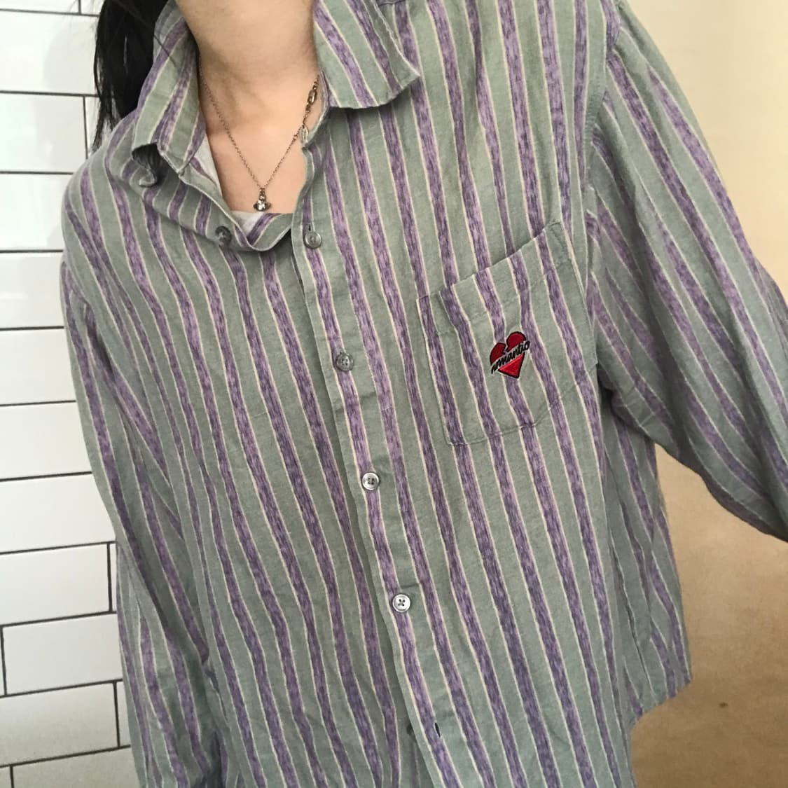 비욘드 클로젯 하트 패치 스트라이프 셔츠 상품이미지4