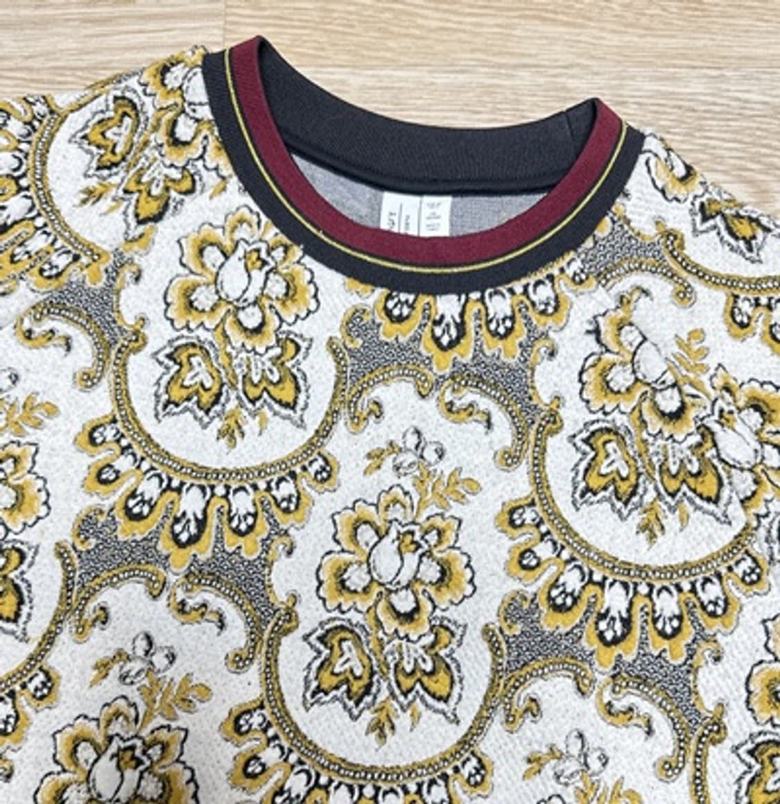 앤아더스토리즈 플로랄 스웨터 상품이미지6