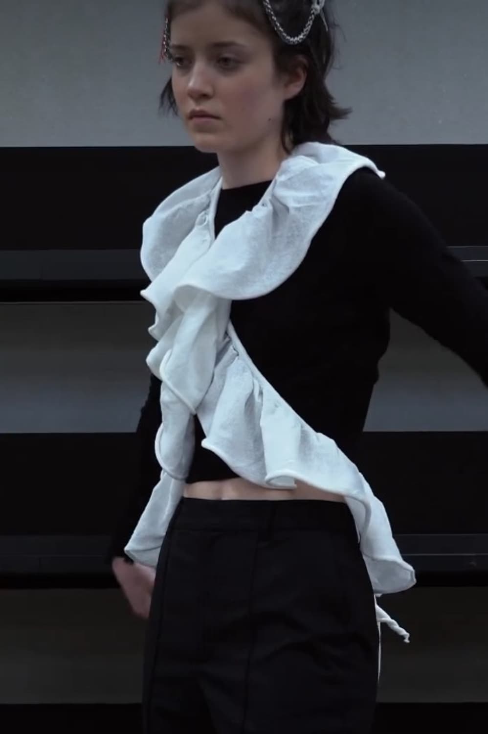 퍼버즈 러플 스트링 니트 상품이미지7