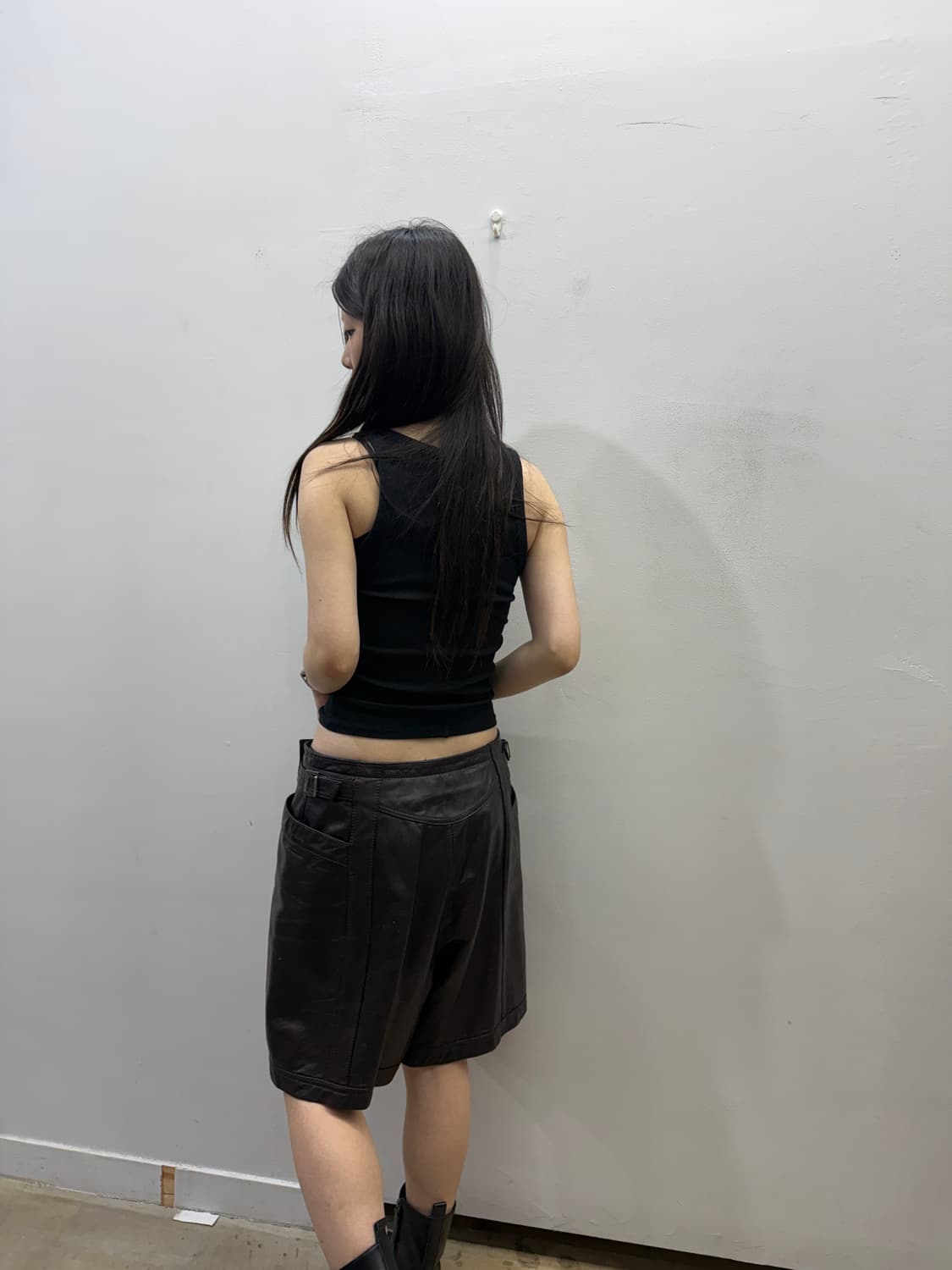 버건디 레더 버뮤다 팬츠 상품이미지8
