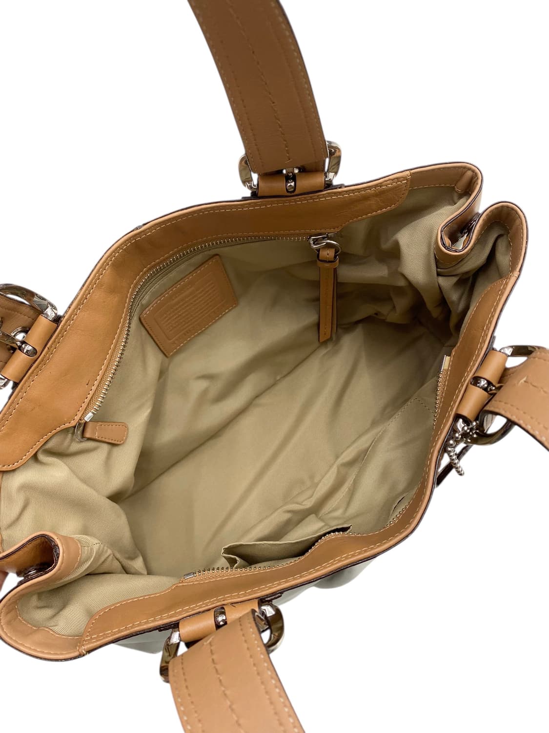 코치 y2k 화이트 레더백 상품이미지3