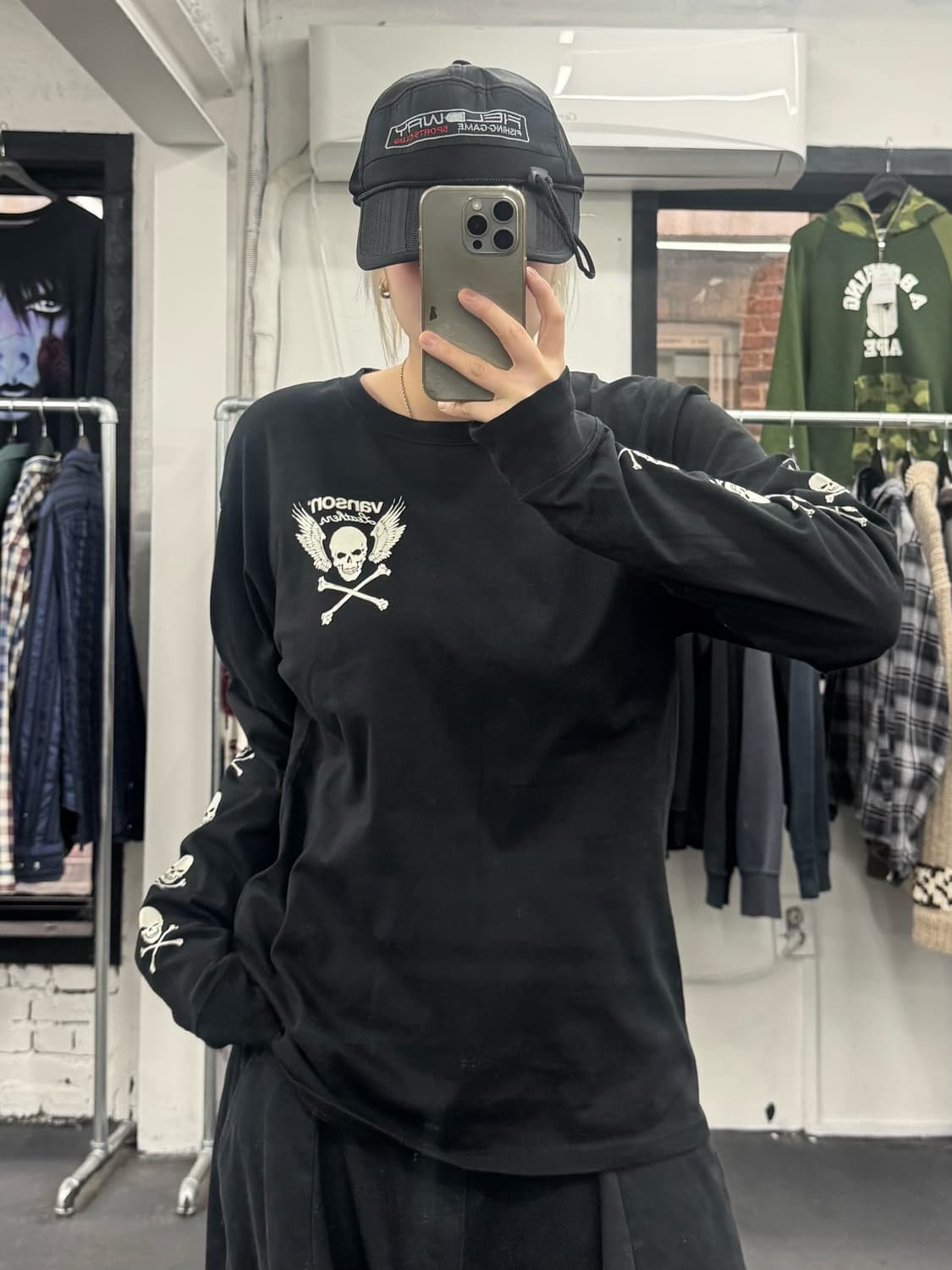 밴슨 레더 사이드 스컬 롱슬리브 상품이미지4