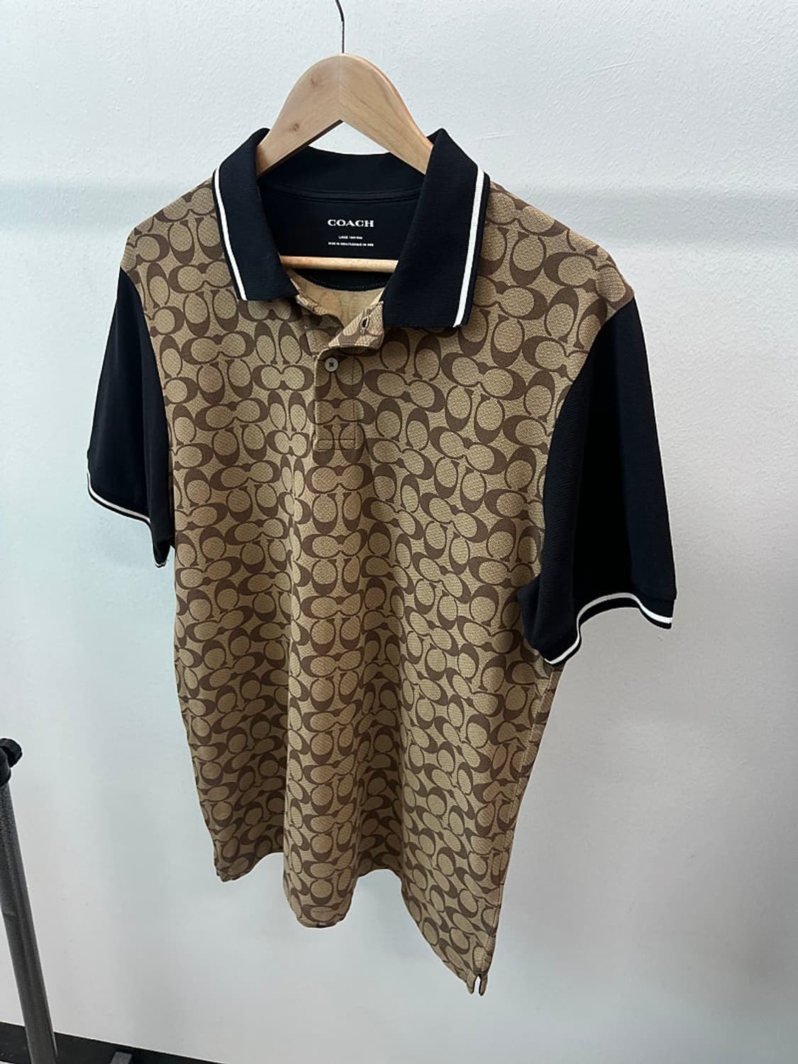 105)  코치 24ss 로고 반팔 카라티  상품이미지2