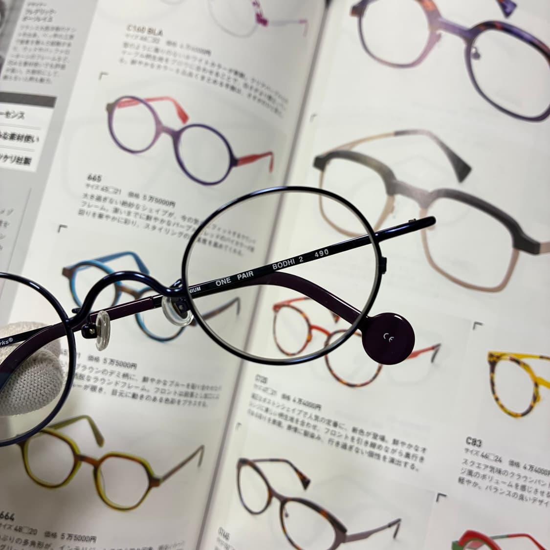 l.a. EYEWORKS 엘에이 아이웍스 원형 네이비 티타늄 안경 상품이미지2