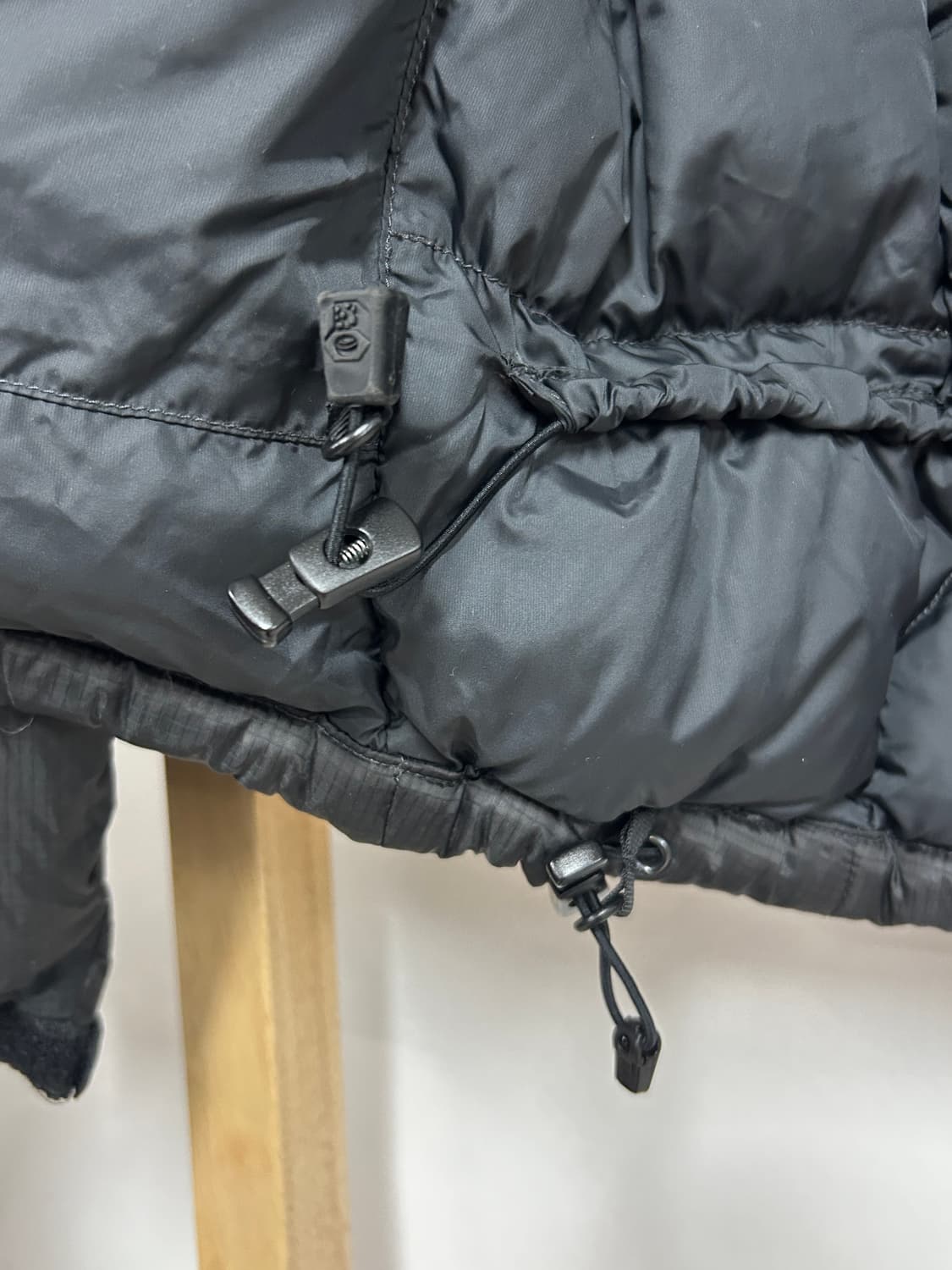 마운틴하드웨어 자수로고 구스다운 푸퍼 자켓 블랙 상품이미지6