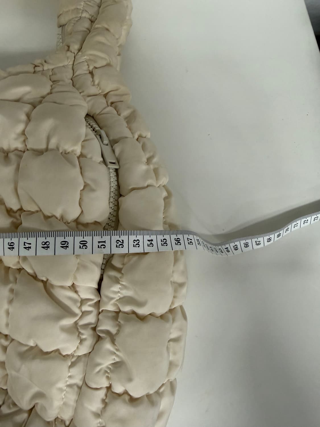 정품) COS 코스 퀼티드 오버사이즈 숄더백 상품이미지7