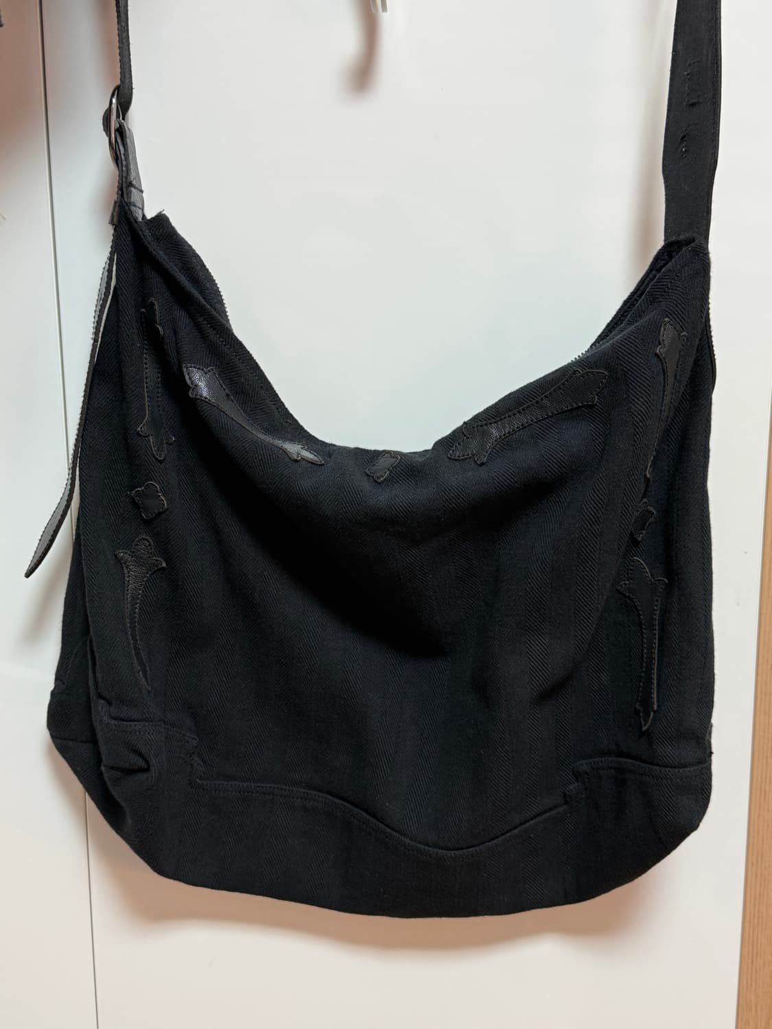 폴리테루 1011 플뢰르 패치드 크로스백 상품이미지1