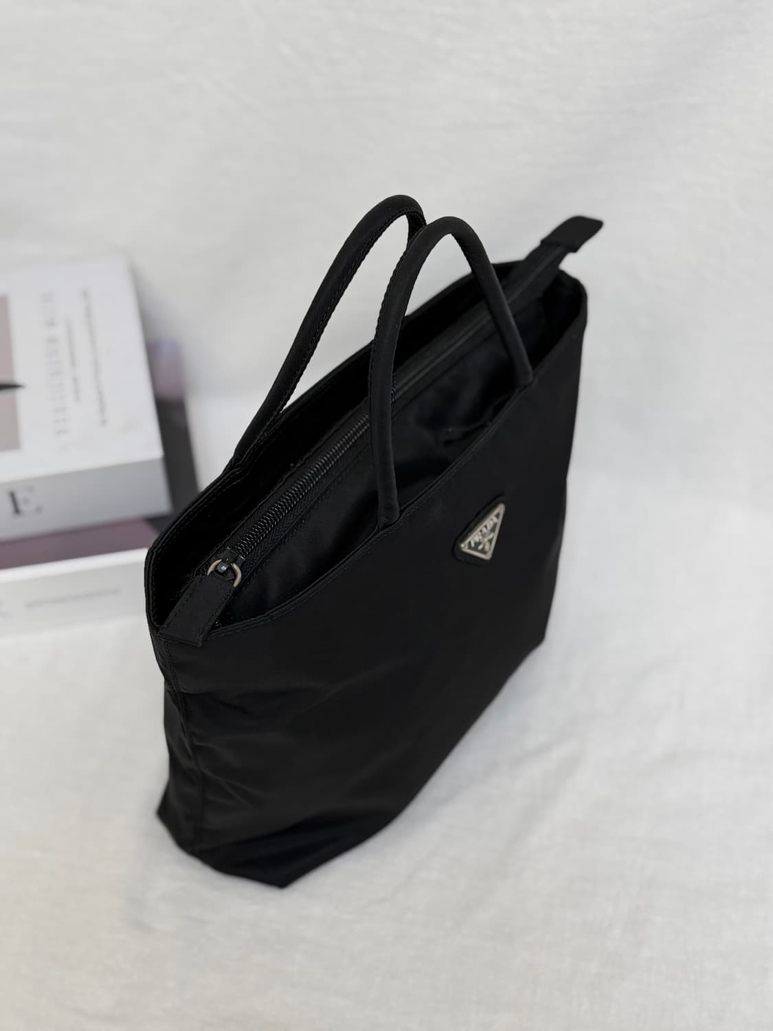 정품 프라다 블랙 포코노 나일론 토트백 핸드백 상품이미지4