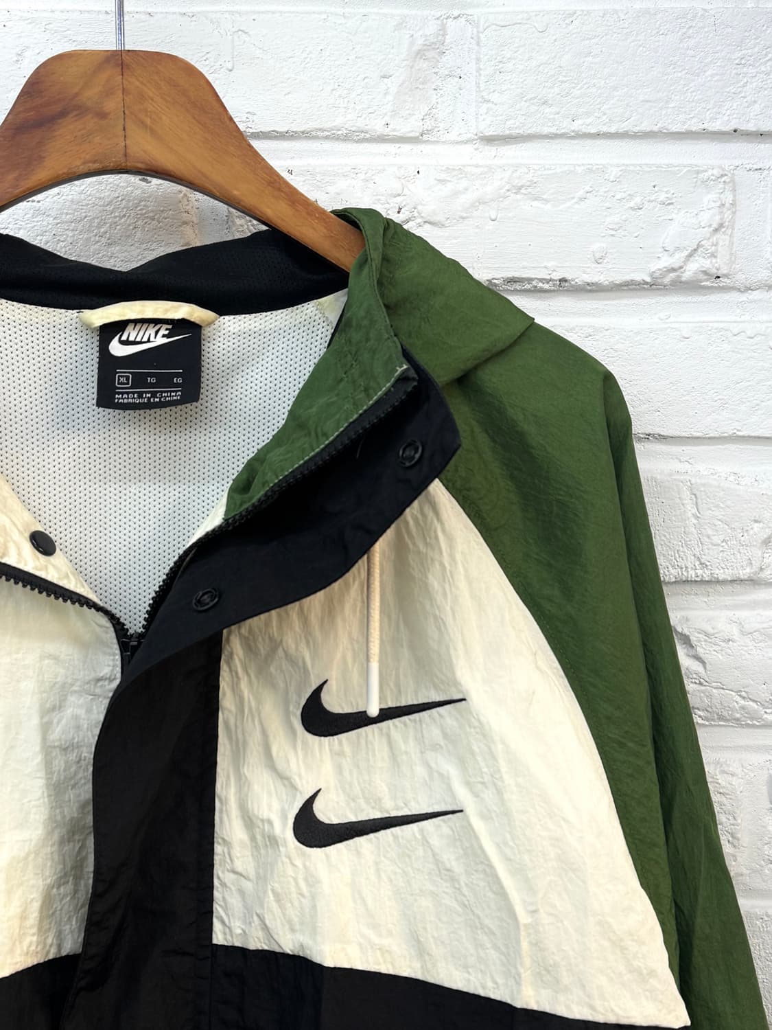 나이키 스우시 그린 바람막이 상품이미지4