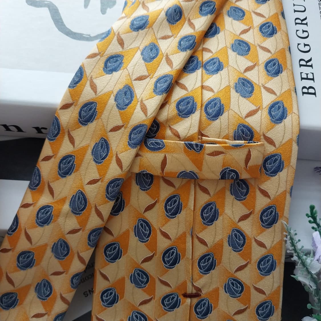 에르메네질도 제냐 실크 옐로우 넥타이 9.3cm A+등급 K1270
 상품이미지6