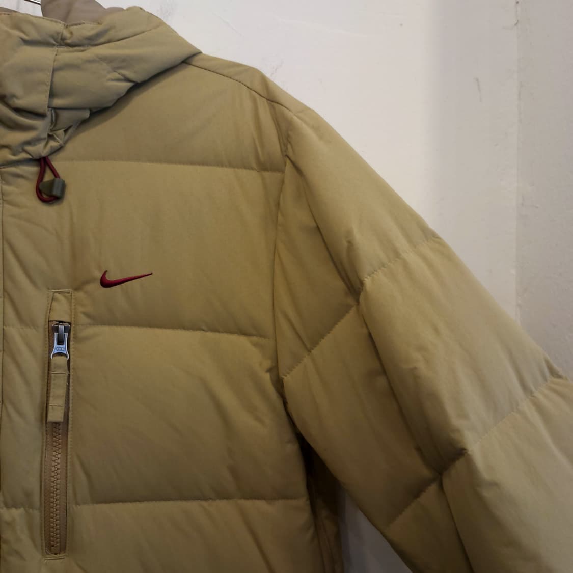 나이키 후드 베이지 버건디 패딩 상품이미지1