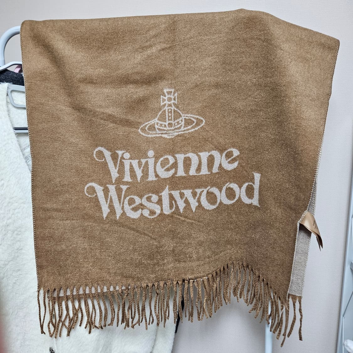 비비안웨스트우드 스타일 더블 컬러 머플러 새상품 카라멜베이지 상품이미지2