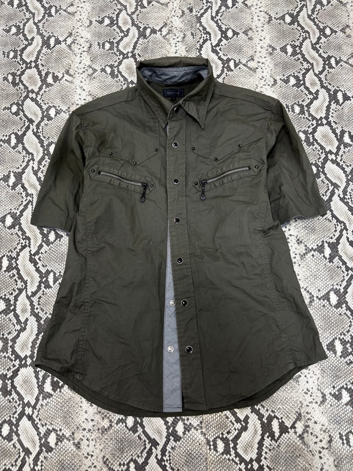 “Male&Co” Minimal Mood Stud Detail Shirt 상품이미지1