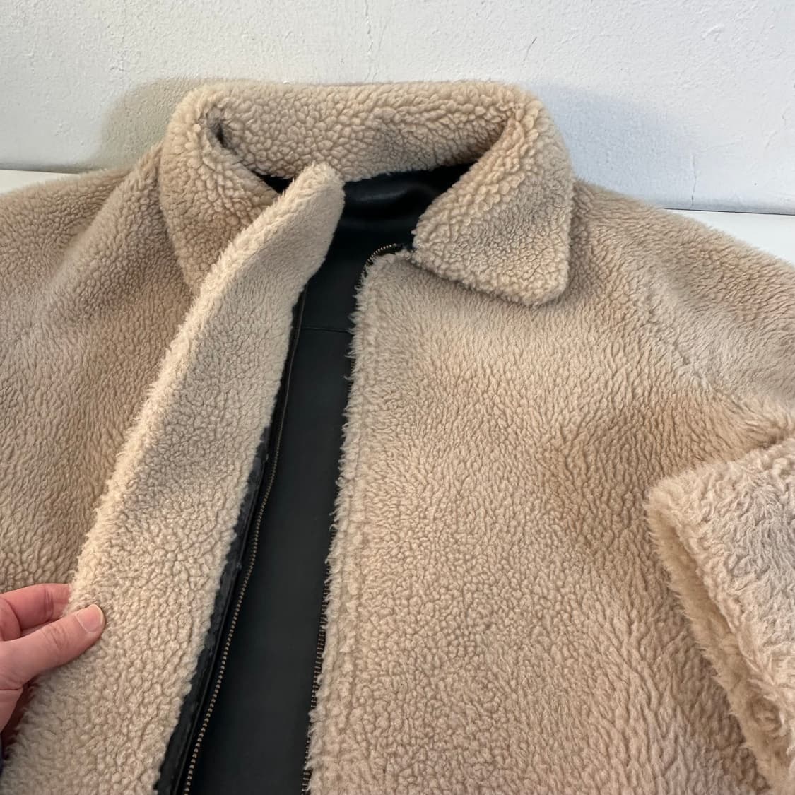 우먼FREE 파사드패턴 램스울 리버시블 숏 후리스 무스탕 상품이미지5