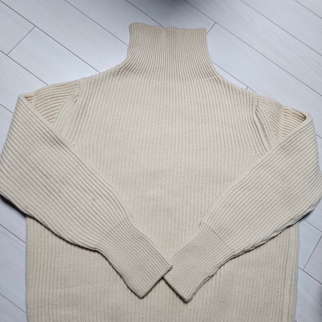 안데르센안데르센 네이비 터틀넥 아이보리색 상품이미지2