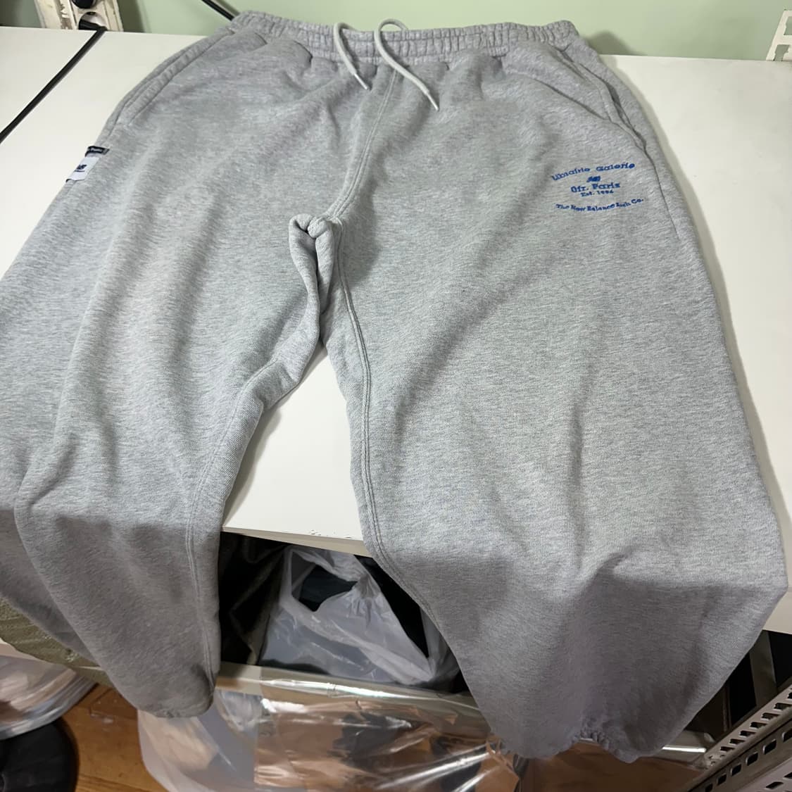 XL 뉴발란스 루즈핏 그레이 파리오픈 밴딩 스웻조거팬츠 상품이미지4