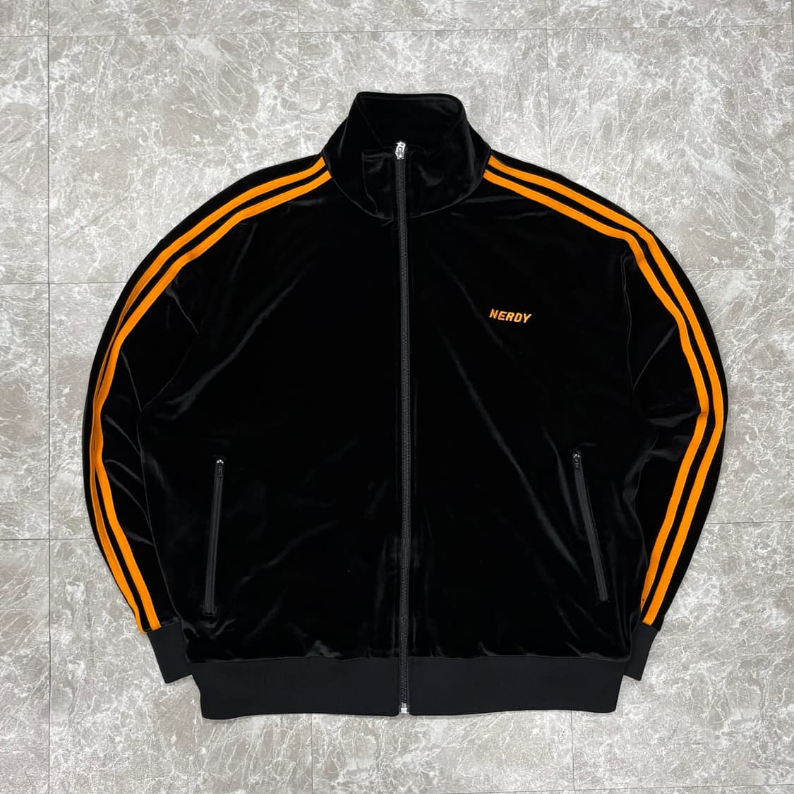 널디 신형 벨루어 벨벳 트랙탑 희귀져지(M) 상품이미지3