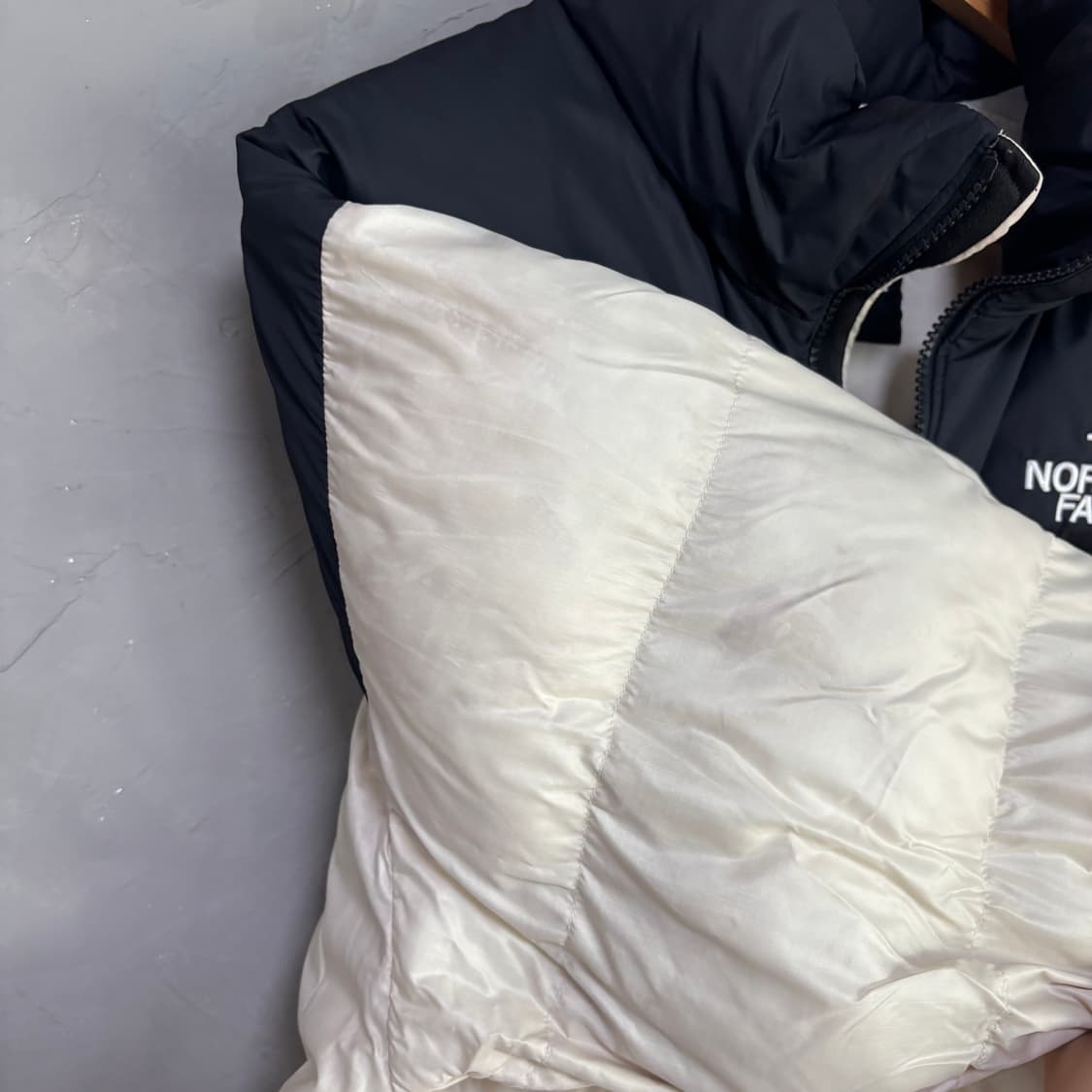 노스페이스 700 눕시 온볼 다운 패딩 화이트 아이보리 상품이미지6