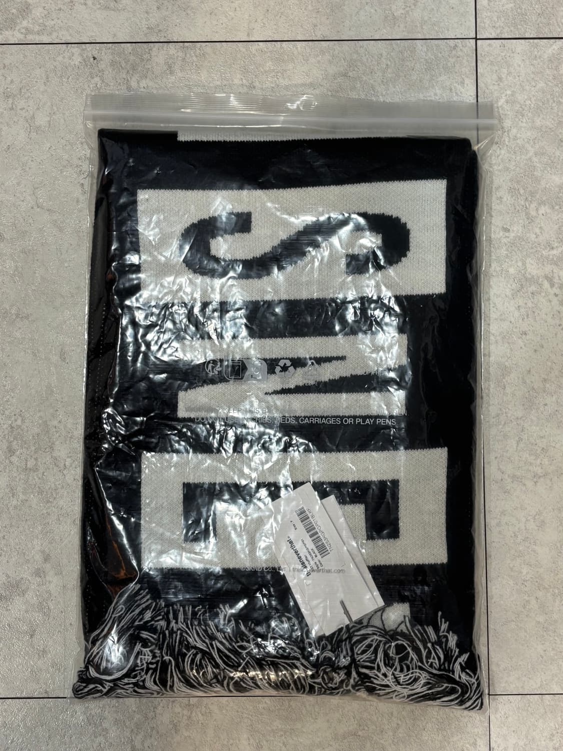 디스이즈네버댓) 블랙 머플러 상품이미지2