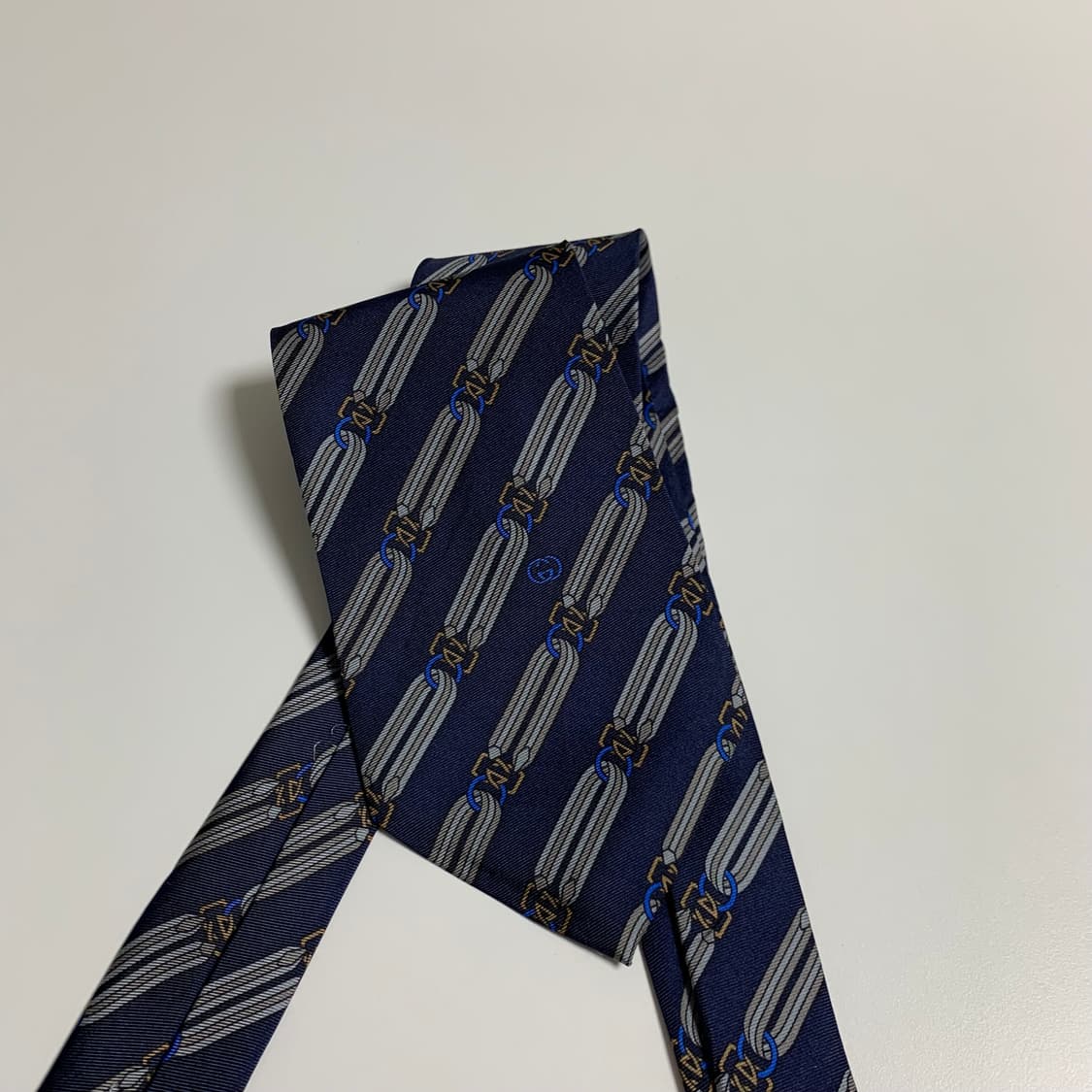 구찌(GUCCI) 클래식 명품 100실크 넥타이 GG심플로고 A+등급 상품이미지8