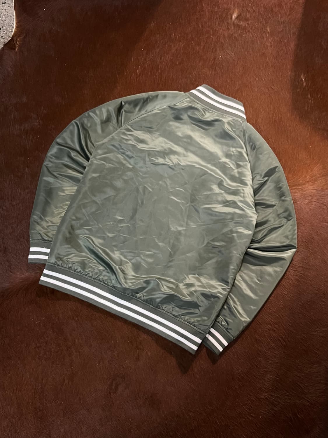 챔피온 올리브 새틴 바시티 자켓 상품이미지4