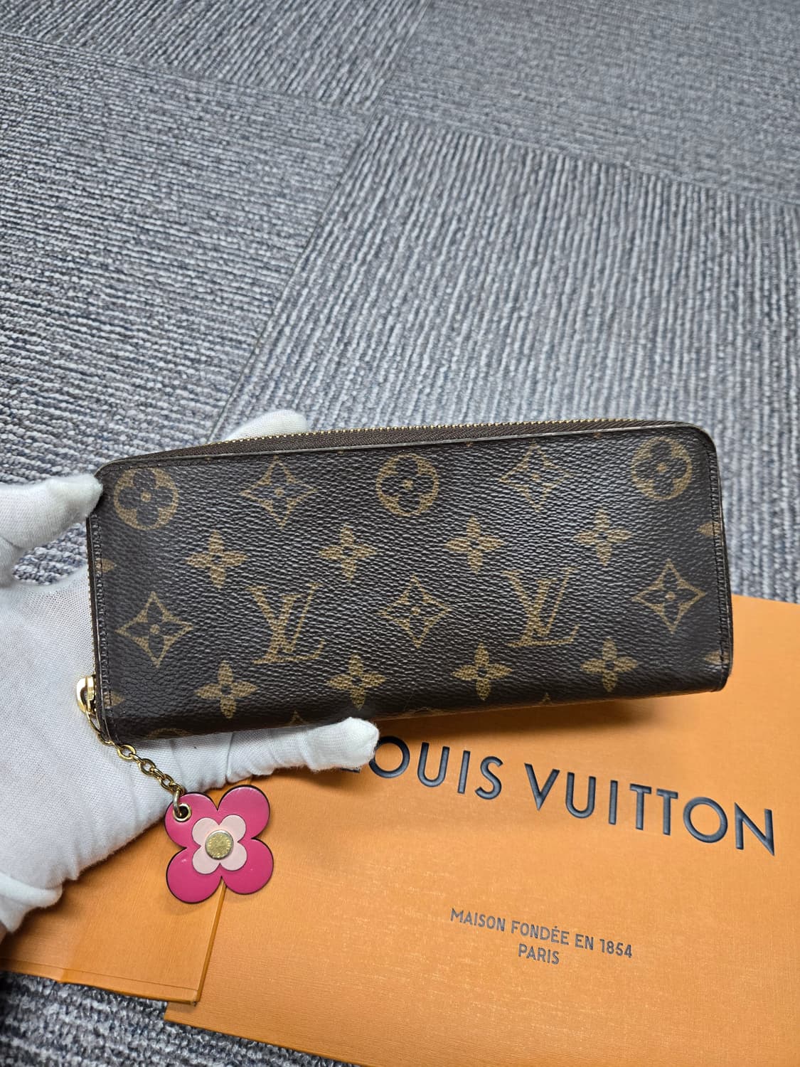 [특가][정품] 루이비통 클레망스 장지갑 상품이미지1