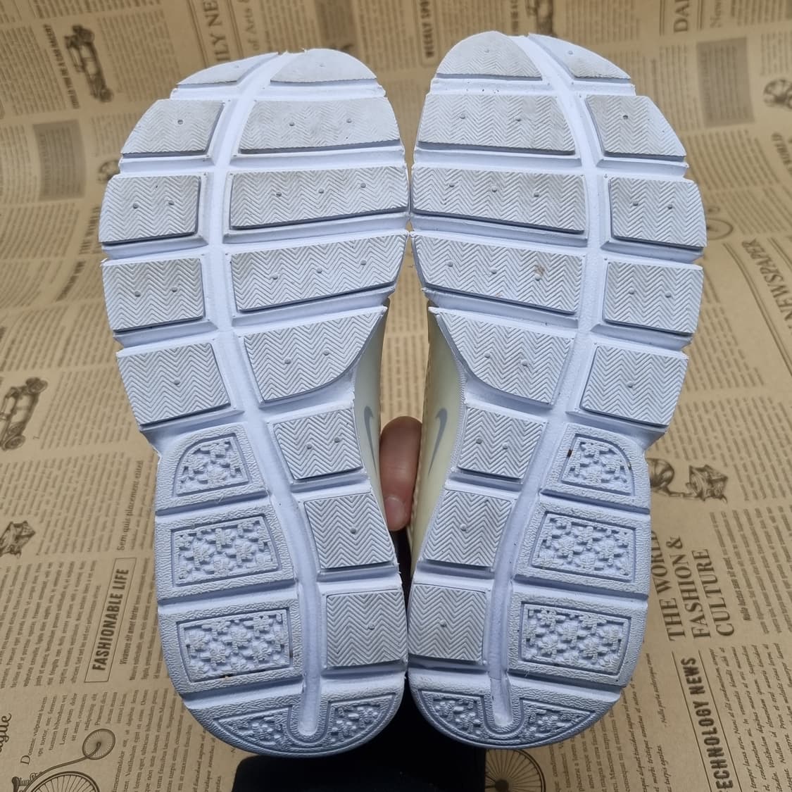 나이키 삭 다트 여성운동화240  상품이미지3