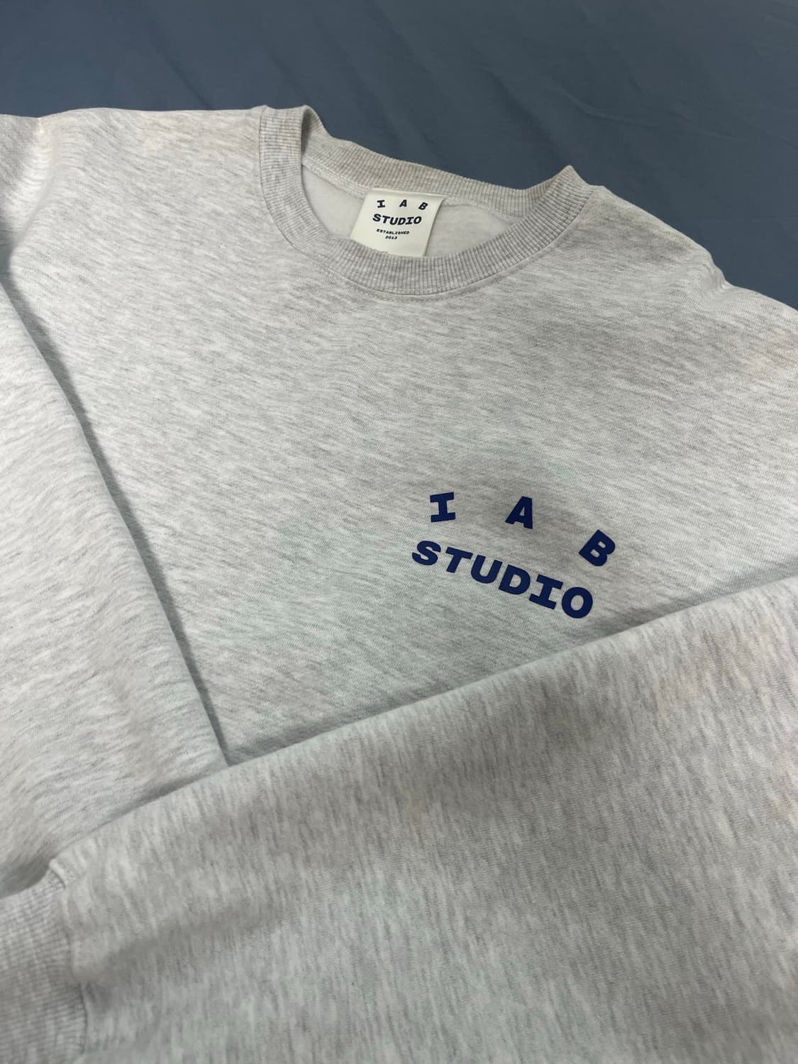 아이앱 스튜디오 스웨트셔츠 라이트 그레이 (M) 상품이미지1