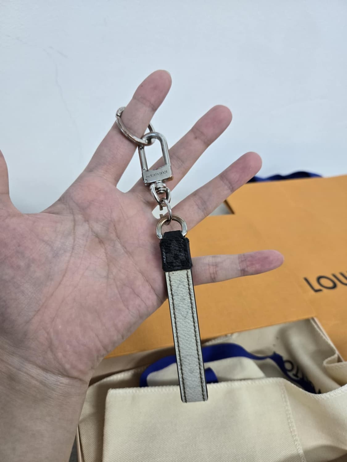 [보증서 A급]루이비통 드라곤느 키링 상품이미지1
