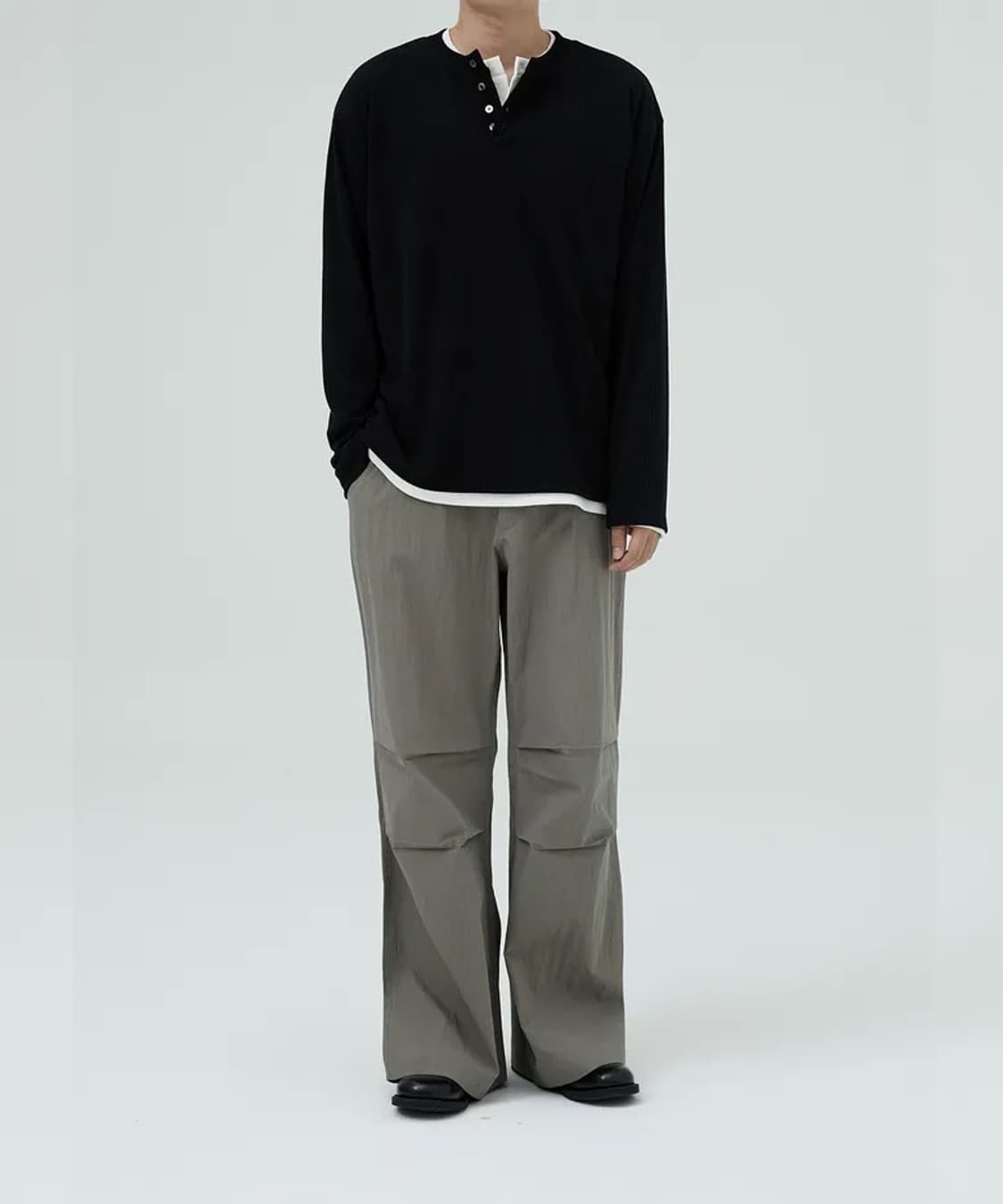 오엑스 스튜디오 모먼트 헨리넥 롱슬리브 화이트 색상 48사이즈입니다 얇은 상품이미지9