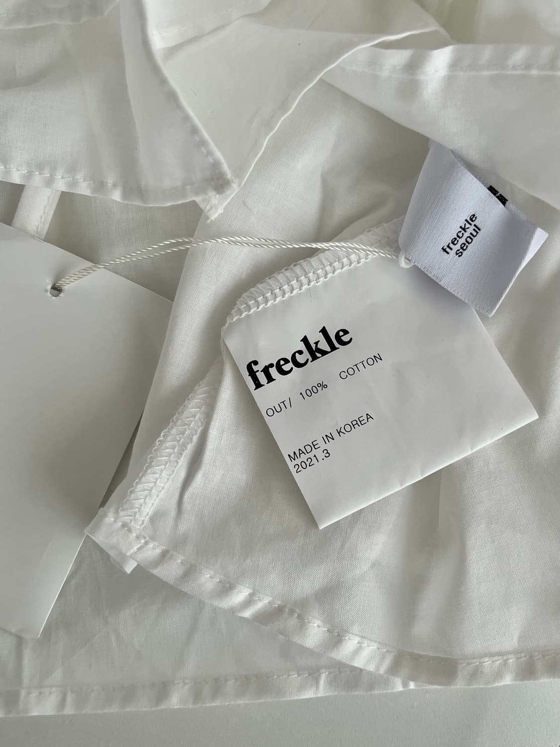 F) 새상품 프레클 프릴 반팔 블라우스 상품이미지3